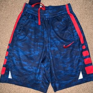 Boys nike shorts medium
